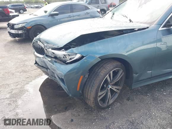 2020 BMW 3 Series 330i with VIN 3MW5R1J0XL8B39110, listed as a IAAI auction lot 43425538 with Not provided miles and . Bid and sale history available at DreamBid. Image 6.