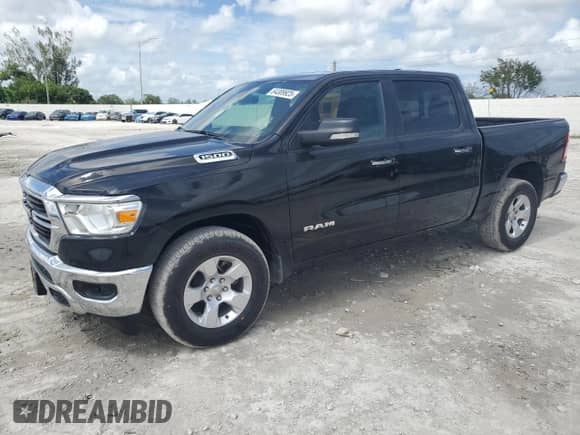2020 Ram 1500 Big Horn z VIN 1C6RREFG2LN405483, wystawiony jako Copart lot #64309925 z przebiegiem 6 587 mil mil oraz Szkoda całkowita • Salvage title. Historia ofert i sprzedaży dostępna na DreamBid. Obrazek 1.