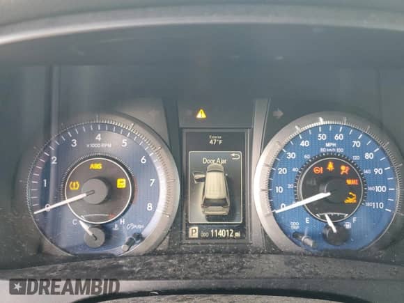 2016 Toyota Sienna Limited Premium with VIN 5TDDK3DC4GS142649, listed as a Copart auction lot 81984005 with 114,012 mi miles and Salvage title. Bid and sale history available at DreamBid. Image 9.