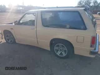 1984 Chevrolet Blazer с VIN 1G8CS18B8E8199899, выставлен на аукционе IAAI как лот 40950824 с пробегом 36 351 миль миль и . История ставок и продаж доступна на DreamBid. Изображение 3.