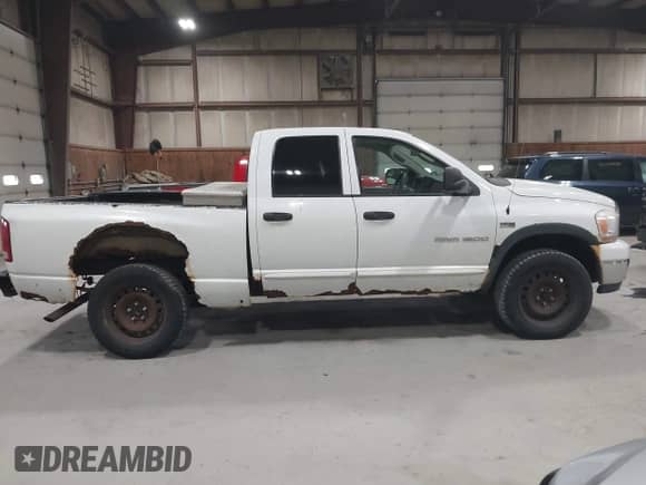 2006 Dodge 1500 SLT с VIN 1D7HU18276J224409, выставлен на аукционе IAAI как лот 42155751 с пробегом 227 238 миль миль и . История ставок и продаж доступна на DreamBid. Изображение 13.