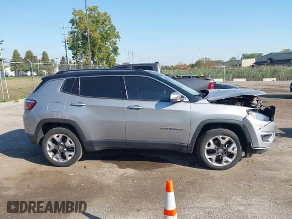 2019 Jeep Compass Limited with VIN 3C4NJDCB9KT843224, listed as a IAAI auction lot 43202857 with 106,888 mi miles and . Bid and sale history available at DreamBid. Image 13.