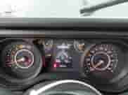 2024 Jeep Wrangler Willys с VIN 1C4PJXAG6RW368774, выставлен на аукционе Copart как лот 48961045 с пробегом 1 191 миль миль и Списание • Salvage title. История ставок и продаж доступна на DreamBid. Изображение 9.