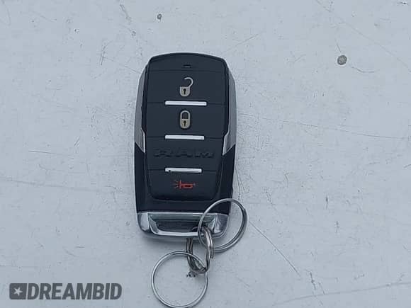 2020 Ram 1500 Big Horn z VIN 1C6RREFG3LN129718, wystawiony jako IAAI lot #42269424 z przebiegiem 97 387 mil mil oraz . Historia ofert i sprzedaży dostępna na DreamBid. Obrazek 11.