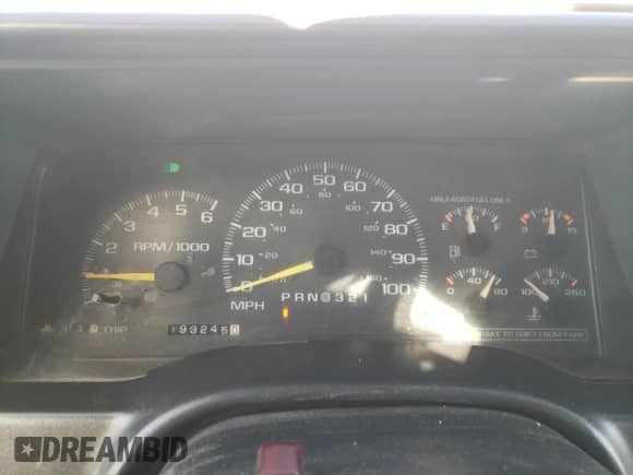 1998 Chevrolet Silverado 2500 z VIN 1GCGK29J0WE147043, wystawiony jako Copart lot #83372654 z przebiegiem 193 245 mil mil oraz Szkoda całkowita • Salvage title. Historia ofert i sprzedaży dostępna na DreamBid. Obrazek 9.