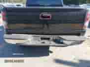 2000 Chevrolet Silverado 1500 LS z VIN 2GCEC19TXY1227986, wystawiony jako IAAI lot #43159851 z przebiegiem 300 863 mil mil oraz . Historia ofert i sprzedaży dostępna na DreamBid. Obrazek 6.