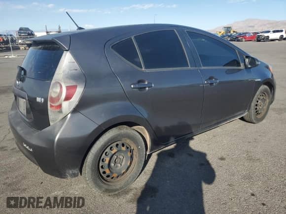 2014 Toyota Prius One with VIN JTDKDTB37E1060171, listed as a Copart auction lot 81821515 with 226,712 mi miles and Clean title. Bid and sale history available at DreamBid. Image 3.