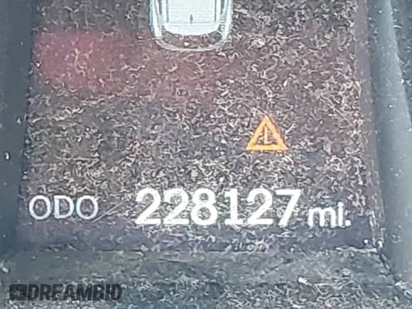 2016 Hyundai Santa Fe Limited with VIN KM8SRDHF2GU138863, listed as a IAAI auction lot 42659525 with 228,127 mi miles and . Bid and sale history available at DreamBid. Image 15.