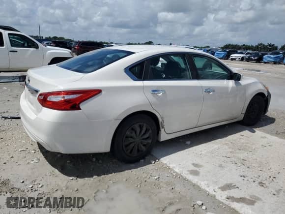 2016 Nissan Altima S z VIN 1N4AL3AP5GC239115, wystawiony jako Copart lot #68042745 z przebiegiem Nie podano mil oraz Szkoda całkowita • Salvage title. Historia ofert i sprzedaży dostępna na DreamBid. Obrazek 3.