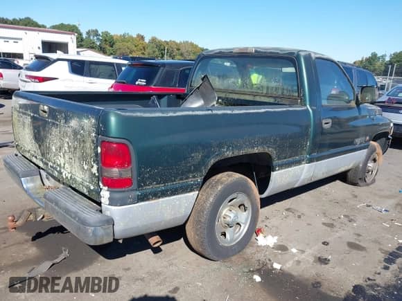 2000 Dodge 1500 z VIN 1B7HC16Y9YS590308, wystawiony jako IAAI lot #43495965 z przebiegiem 118 866 mil mil oraz . Historia ofert i sprzedaży dostępna na DreamBid. Obrazek 4.