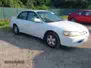 1998 Honda Accord EX z VIN 1HGCG1655WA006723, wystawiony jako IAAI lot #42805496 z przebiegiem 150 776 mil mil oraz . Historia ofert i sprzedaży dostępna na DreamBid. Obrazek 1.