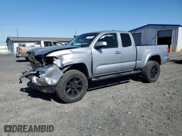 2017 Toyota Tacoma SR5 with VIN 5TFSZ5AN2HX061472, listed as a Copart auction lot 81734255 with 53,533 mi miles and Salvage title. Bid and sale history available at DreamBid. Image 1.