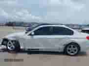 2013 BMW 3 Series 320i с VIN WBA3B1C50DK129576, выставлен на аукционе IAAI как лот 42393038 с пробегом 160 370 миль миль и . История ставок и продаж доступна на DreamBid. Изображение 14.