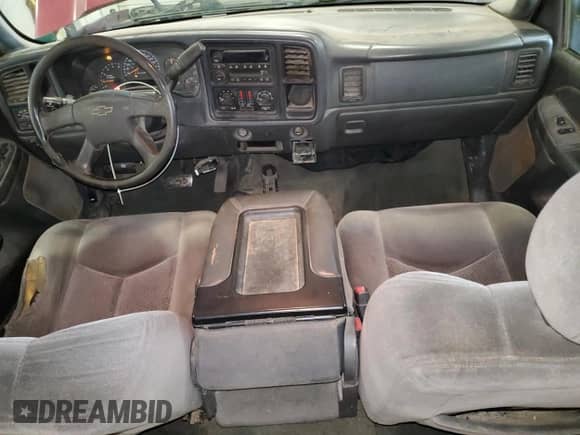 2007 Chevrolet Silverado 2500HD LT1 z VIN 1GCHK23D87F172548, wystawiony jako Copart lot #70998265 z przebiegiem Nie podano mil oraz Szkoda całkowita • Salvage title. Historia ofert i sprzedaży dostępna na DreamBid. Obrazek 8.