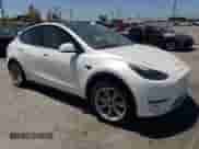 2022 Tesla Model Y Long Range с VIN 7SAYGDEE9NF554255, выставлен на аукционе Copart как лот 60143804 с пробегом 19 007 миль миль и Списание • Salvage title. История ставок и продаж доступна на DreamBid. Изображение 4.