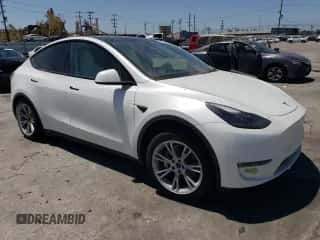 2022 Tesla Model Y Long Range with VIN 7SAYGDEE9NF554255, listed as a Copart auction lot 60143804 with 19,007 mi miles and Salvage title. Bid and sale history available at DreamBid. Image 4.