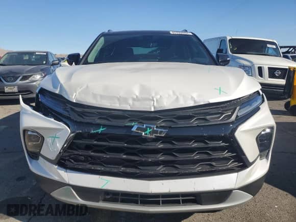 2024 Chevrolet Blazer LT z VIN 3GNKBDR4XRS226026, wystawiony jako Copart lot #85322694 z przebiegiem 4 581 mil mil oraz Szkoda całkowita • Salvage title. Historia ofert i sprzedaży dostępna na DreamBid. Obrazek 5.