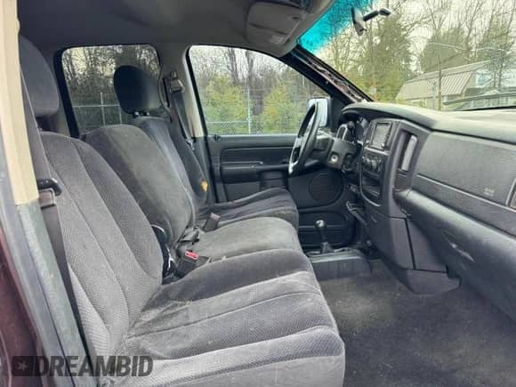 2005 Dodge 2500 SLT z VIN 3D7KS28C95G786967, wystawiony jako Copart lot #63129255 z przebiegiem 267 394 mil mil oraz Czysty tytuł • Clean title. Historia ofert i sprzedaży dostępna na DreamBid. Obrazek 5.