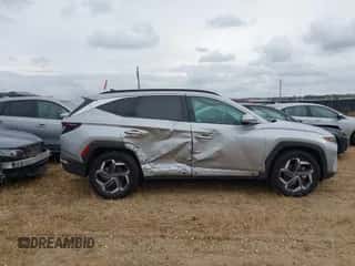 2024 Hyundai Tucson Limited z VIN KM8JECD18RU148716, wystawiony jako IAAI lot #43252118 z przebiegiem 13 853 mil mil oraz . Historia ofert i sprzedaży dostępna na DreamBid. Obrazek 6.