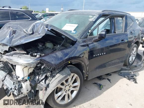 2020 Chevrolet Blazer LT with VIN 3GNKBDRS3LS555625, listed as a IAAI auction lot 42346660 with 68,087 mi miles and . Bid and sale history available at DreamBid. Image 2.