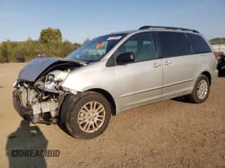 2008 Toyota Sienna LE с VIN 5TDBK23C18S021517, выставлен на аукционе Copart как лот 71979995 с пробегом 212 479 миль миль и Списание • Salvage title. История ставок и продаж доступна на DreamBid. Изображение 1.