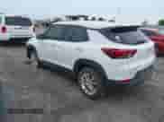 2022 Chevrolet TrailBlazer LS z VIN KL79MMS26NB127877, wystawiony jako IAAI lot #42182846 z przebiegiem 34 364 mil mil oraz . Historia ofert i sprzedaży dostępna na DreamBid. Obrazek 3.