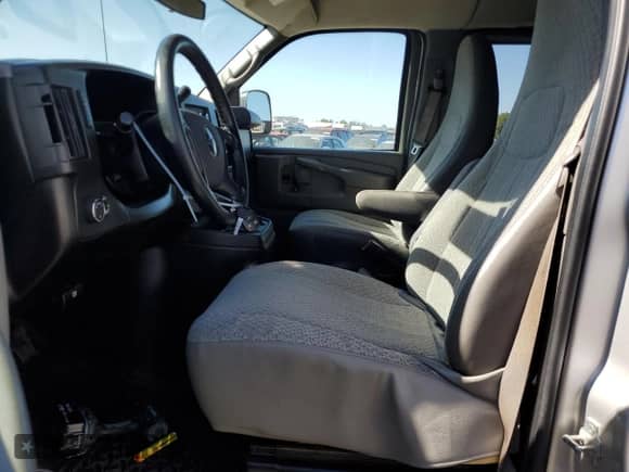 2010 Chevrolet City Express Cargo z VIN 1GNUHCD4XA1161273, wystawiony jako Copart lot #68351794 z przebiegiem 157 469 mil mil oraz Szkoda całkowita • Salvage title. Historia ofert i sprzedaży dostępna na DreamBid. Obrazek 7.