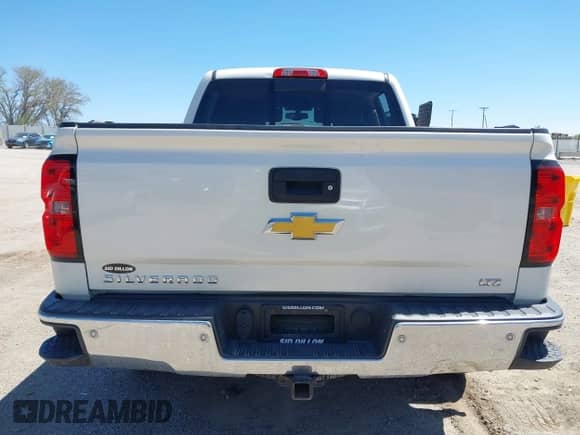 2014 Chevrolet Silverado 1500 LTZ z VIN 3GCUKSEJ0EG439324, wystawiony jako IAAI lot #42148611 z przebiegiem 176 409 mil mil oraz . Historia ofert i sprzedaży dostępna na DreamBid. Obrazek 16.
