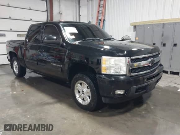 2011 Chevrolet Silverado 1500 LTZ with VIN 3GCPKTE33BG361069, listed as a IAAI auction lot 41274810 with 302,715 mi miles and . Bid and sale history available at DreamBid. Image 1.