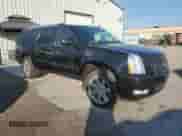 2013 Cadillac Escalade ESV Platinum Edition с VIN 1GYS4KEF8DR148950, выставлен на аукционе Copart как лот 87246435 с пробегом 212 710 миль миль и Чистый • Clean title. История ставок и продаж доступна на DreamBid. Изображение 4.