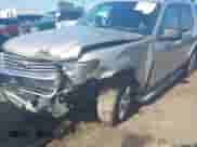 2006 Ford Explorer Limited z VIN 1FMEU65856UA46965, wystawiony jako IAAI lot #39736679 z przebiegiem 138 989 mil mil oraz . Historia ofert i sprzedaży dostępna na DreamBid. Obrazek 6.