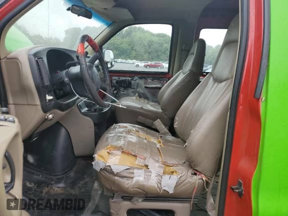 2001 Chevrolet Express Cargo with VIN 1GCFG25M311245058, listed as a Copart auction lot 69442605 with 194,902 mi miles and Salvage title. Bid and sale history available at DreamBid. Image 7.
