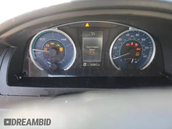 2017 Toyota Camry Hybrid LE z VIN 4T1BD1FK8HU214830, wystawiony jako Copart lot #71935645 z przebiegiem 102 857 mil mil oraz Czysty tytuł • Clean title. Historia ofert i sprzedaży dostępna na DreamBid. Obrazek 9.