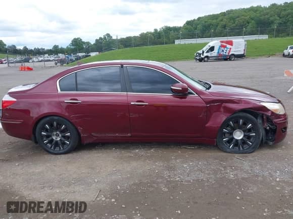 2010 Hyundai Genesis z VIN KMHGC4DE2AU077493, wystawiony jako IAAI lot #42176511 z przebiegiem 283 662 mil mil oraz . Historia ofert i sprzedaży dostępna na DreamBid. Obrazek 13.