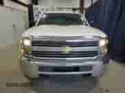 2017 Chevrolet Silverado 2500HD Work Truck z VIN 1GC2CUEGXHZ304568, wystawiony jako Copart lot #62554555 z przebiegiem 235 352 mil mil oraz Czysty tytuł • Clean title. Historia ofert i sprzedaży dostępna na DreamBid. Obrazek 5.