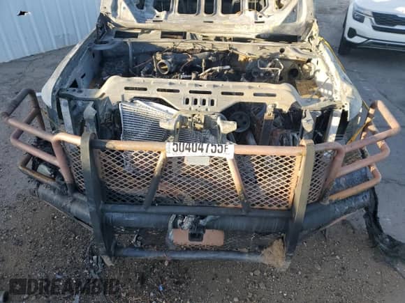 2014 Chevrolet Silverado 3500HD LTZ с VIN 1GC4K1C85EF117886, выставлен на аукционе Copart как лот 50404755 с пробегом Не указан миль и На запчасти • Non repairable. История ставок и продаж доступна на DreamBid. Изображение 11.