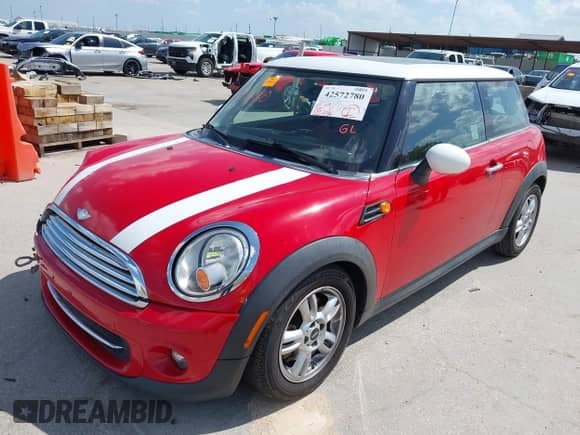 2012 MINI Hardtop with VIN WMWSU3C52CT542027, listed as a IAAI auction lot 42572780 with 122,496 mi miles and . Bid and sale history available at DreamBid. Image 2.