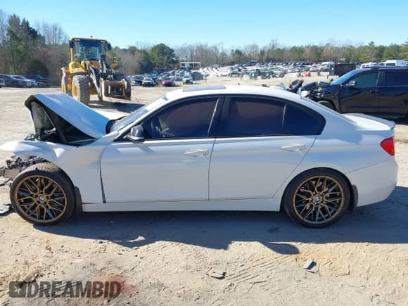 2013 BMW 3 Series 335i z VIN WBA3A9G5XDNP36336, wystawiony jako IAAI lot #41370603 z przebiegiem 170 235 mil mil oraz . Historia ofert i sprzedaży dostępna na DreamBid. Obrazek 14.