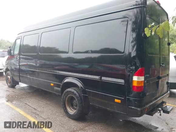 2006 Dodge Sprinter with VIN WD0PD544865855335, listed as a IAAI auction lot 43189827 with 233,477 mi miles and . Bid and sale history available at DreamBid. Image 3.