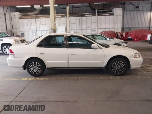 2001 Honda Accord LX with VIN JHMCG56471C029171, listed as a IAAI auction lot 43013226 with 217,224 mi miles and . Bid and sale history available at DreamBid. Image 14.