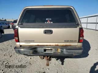 2005 Chevrolet Silverado 1500HD LS with VIN 1GCGK13U75F860057, listed as a Copart auction lot 73538504 with 135,742 mi miles and Clean title. Bid and sale history available at DreamBid. Image 6.