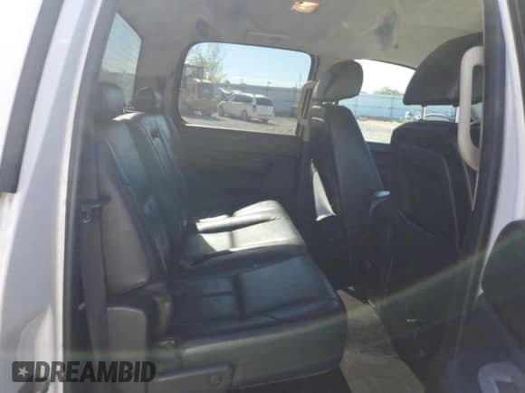 2011 Chevrolet Silverado 1500 LT с VIN 1GCPKSE32BF125122, выставлен на аукционе Copart как лот 82282085 с пробегом 230 630 миль миль и На запчасти • Non repairable. История ставок и продаж доступна на DreamBid. Изображение 10.