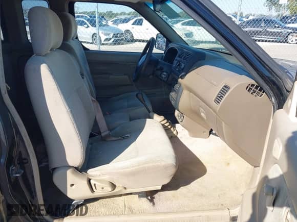 2000 Nissan Frontier XE with VIN 1N6DD26S2YC325864, listed as a IAAI auction lot 43513117 with 295,853 mi miles and . Bid and sale history available at DreamBid. Image 5.