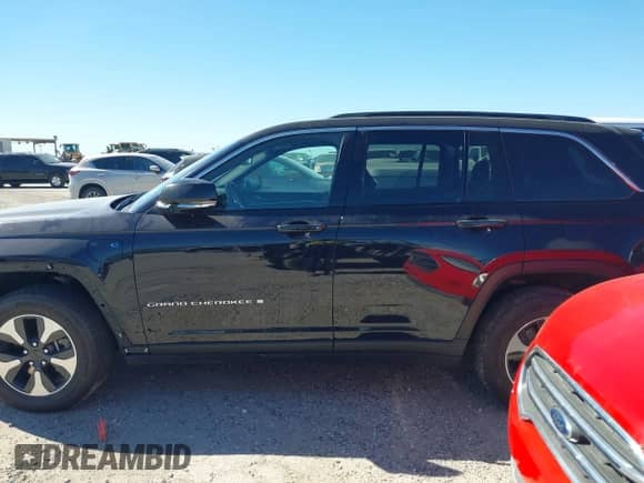 2024 Jeep Grand Cherokee с VIN 1C4RJYB68RC125277, выставлен на аукционе IAAI как лот 43534215 с пробегом 60 520 миль миль и . История ставок и продаж доступна на DreamBid. Изображение 15.