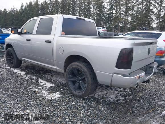 2017 Ram 1500 Express z VIN 1C6RR6KTXHS622667, wystawiony jako IAAI lot #41582964 z przebiegiem Nie podano mil oraz . Historia ofert i sprzedaży dostępna na DreamBid. Obrazek 3.