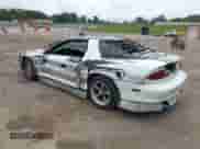 1997 Chevrolet Camaro Z28 z VIN 2G1FP22P1V2106094, wystawiony jako IAAI lot #43145210 z przebiegiem 137 144 mil mil oraz . Historia ofert i sprzedaży dostępna na DreamBid. Obrazek 3.