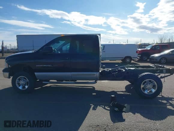 2003 Dodge 3500 ST with VIN 3D7LU38C23G749809, listed as a IAAI auction lot 41610000 with 258,752 mi miles and . Bid and sale history available at DreamBid. Image 15.