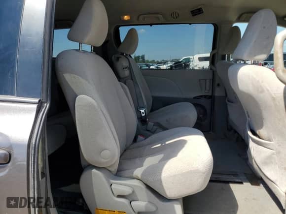 2013 Toyota Sienna LE AAS с VIN 5TDKK3DC0DS332046, выставлен на аукционе Copart как лот 68400265 с пробегом 205 295 миль миль и Списание • Salvage title. История ставок и продаж доступна на DreamBid. Изображение 11.