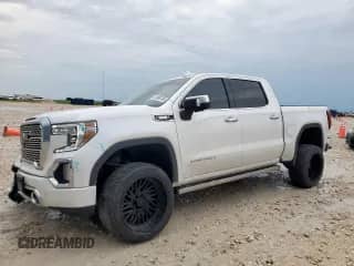 2021 GMC Sierra 1500 Denali z VIN 3GTU9FET1MG218253, wystawiony jako Copart lot #61096745 z przebiegiem 96 663 mil mil oraz Szkoda całkowita • Salvage title. Historia ofert i sprzedaży dostępna na DreamBid. Obrazek 1.