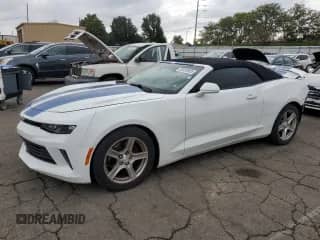 2017 Chevrolet Camaro 1LT z VIN 1G1FB3DX6H0135646, wystawiony jako Copart lot #82058905 z przebiegiem 76 480 mil mil oraz Szkoda całkowita • Salvage title. Historia ofert i sprzedaży dostępna na DreamBid. Obrazek 1.